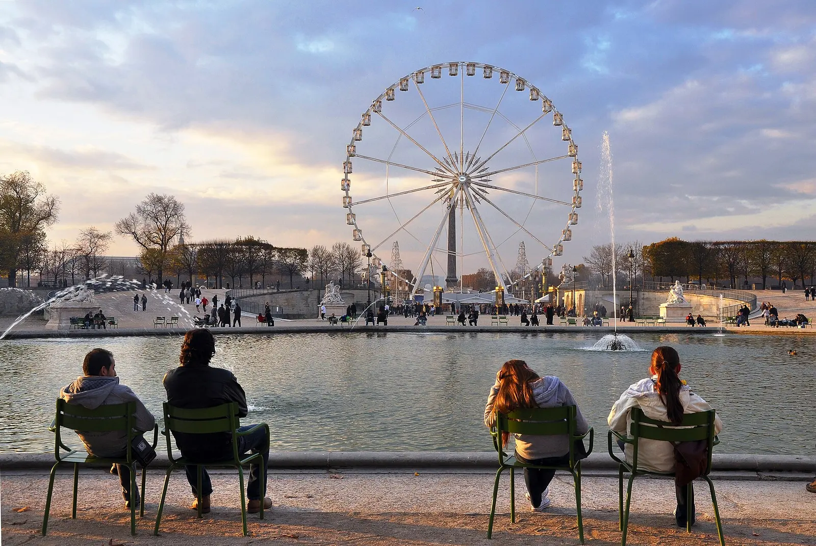 The octagonal pond in the Tuileries Garden