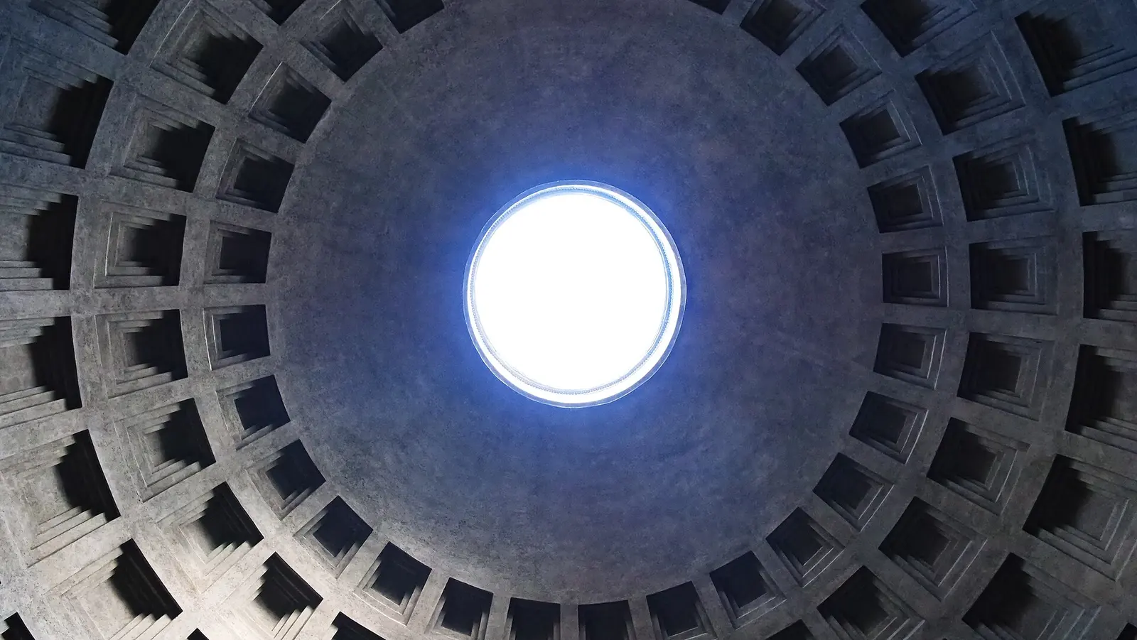 Light through the oculus of the Pantheon dome